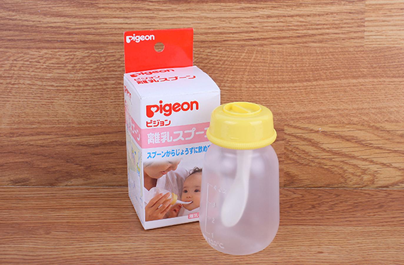 PIGEON- Bình tập ăn bột có thìa cho bé