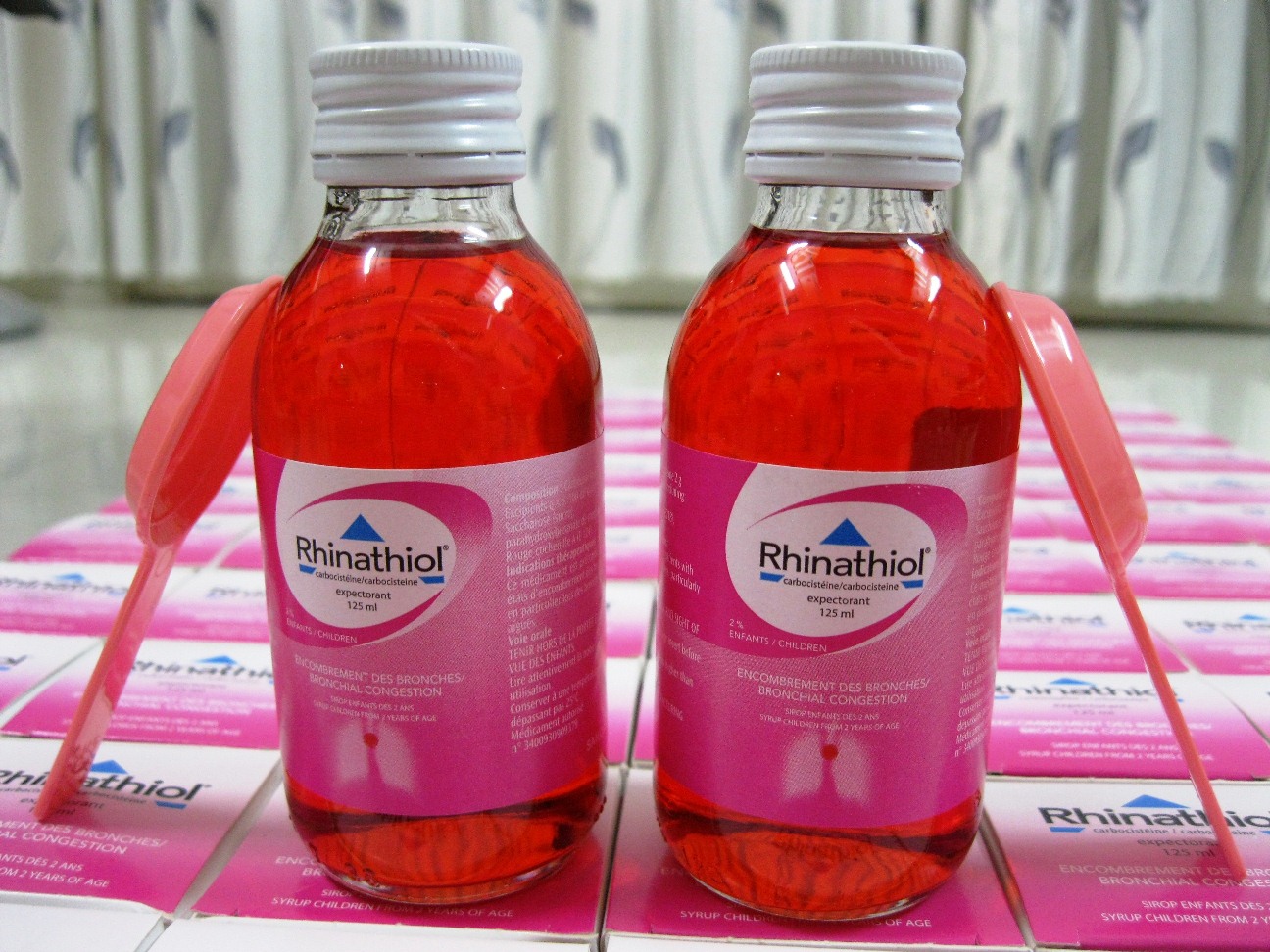 Siro Rhinathiol Expectorant 125 ml trị ho có đờm, viêm phế quản cho bé